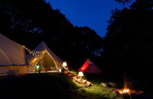Wood Cabin & 4 Large Bell Tents - Hapus Hideaway - Foto 40