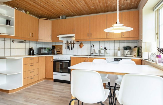 11 Person Holiday Home in Aeroskobing - Photo 8