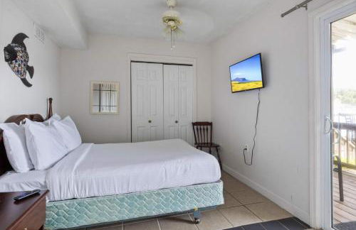 Lakefront Home with Huge Views and Great Fishing - Photo 26