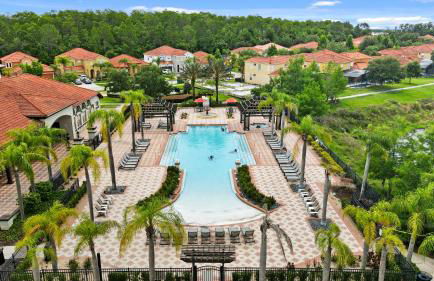 Family Retreat 6BR Villa with Private Pool, Spa & Theater near Disney - Foto 5