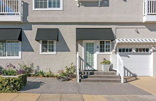 Ocean Views, Across The Street From Beach, Private Patio - Photo 13