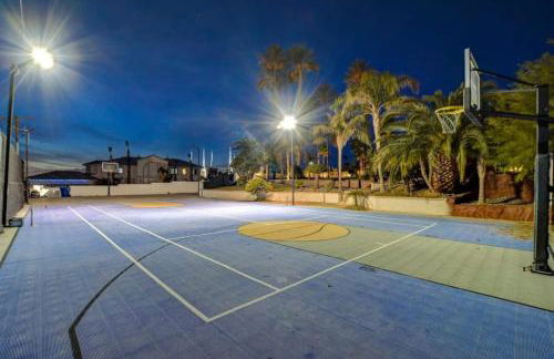 Villa with Pickleball - BB court - Pool - Foto 52