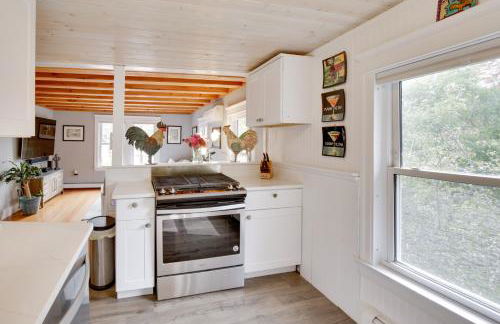 Beautiful Falmouth Condo with Patio Near Portland! - Foto 11