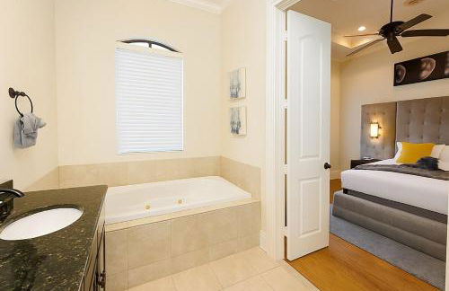 Shop, Soak &Sleep Galleria 3BR Retreat Private Jacuzzi - Foto 11