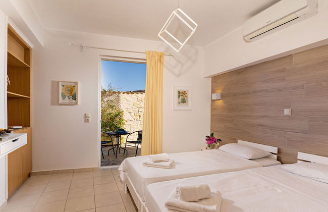 Castello Apartments - Photo 17