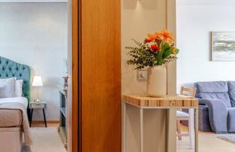 Modern Flat with Workspace in Foz by HostWise - Foto 25