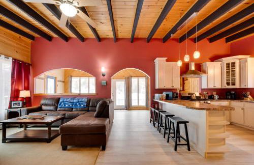 Peaceful Stark Cottage with Deck on South Ponds! - Foto 7