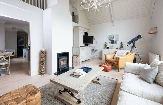 Superior House for 6 Near Beach w Parking Garden - Foto 47