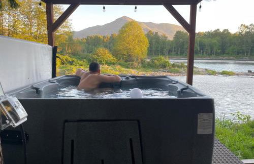 Riverfront Getaway on the Wild and Scenic - Foto 2