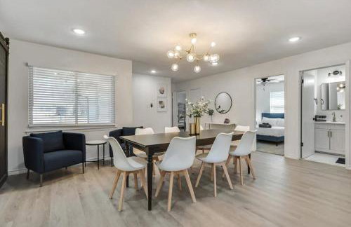 Luxury 4Bed 2Bath Hidden Gem w Backyard Oasis - Foto 12