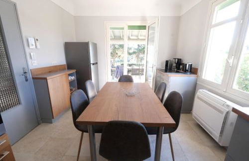 vacation rental with pool and poolhouse, close to arles in moulès- sleeps 8 - Foto 21