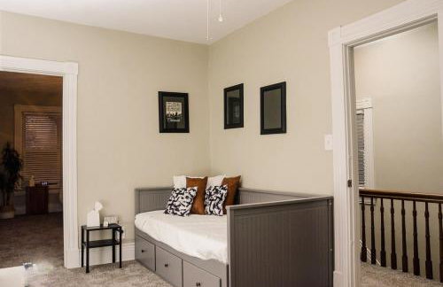 Classic Hilltop 3br home on Eastern ready for you! - Foto 6