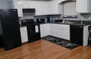 The E-Town Retreat 2BR townhouse close to Downtown - Foto 5