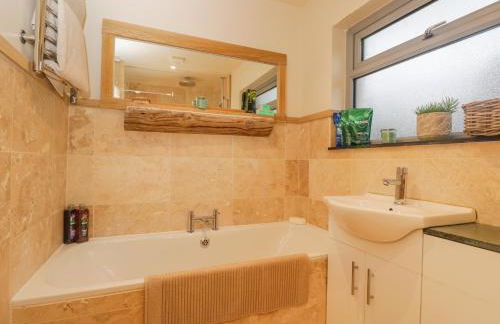 Little Foxes - Photo 22