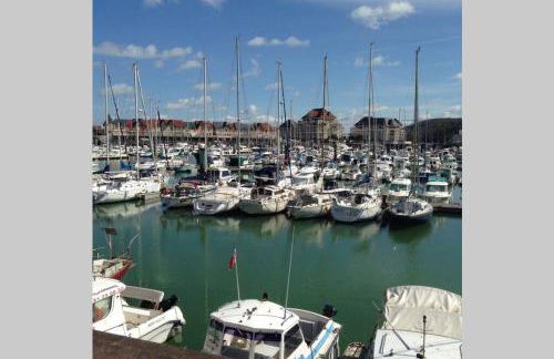 VILLA CATHY DUPLEX PLEIN SUD VUE PORT avec PISCINE INTERIEURE CHAUFFÉE - Foto 19