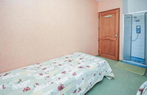 Stunning Home In Pujaut With Kitchen - Photo 33