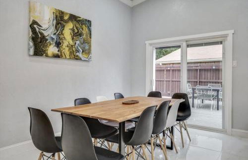 Luxurious 5BR 2BA Holiday Home with Pool, Grill, Sauna & Game Room - Foto 10