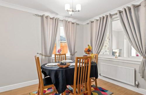 Polmont Haven: Spacious 4- Bedroom Retreat - Foto 20