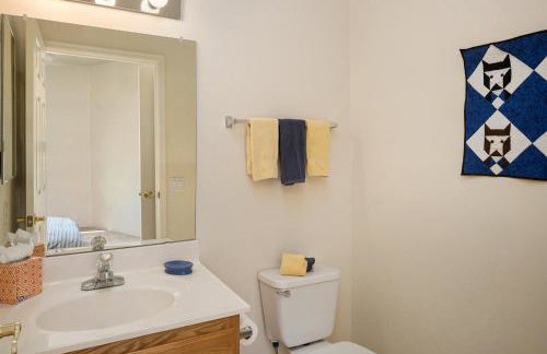 Refreshing Sedona Sanctuary with Pool and Hot Tub for Family - Foto 5