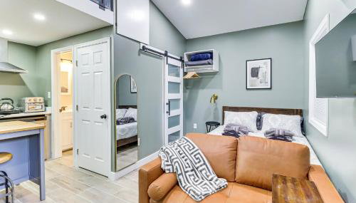 5 Mi to National Harbor Stylish Apt with Patio! - Foto 5