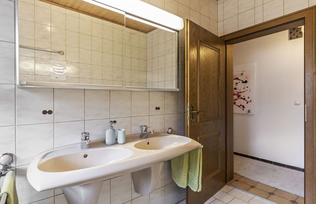 Apartment in Schonsee Near Lake Beach - Photo 14