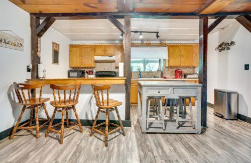 French Lick Getaway with Deck, Grill and Fire Pit! - Foto 8