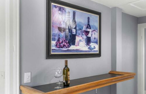 Keuka Wine Trail Vineyard View Farmhouse - Fire Pit & Game Room - Foto 19