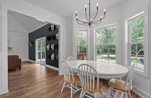 Grandma's Farm on 6 acres with Lighted Barn and River Access - Foto 26