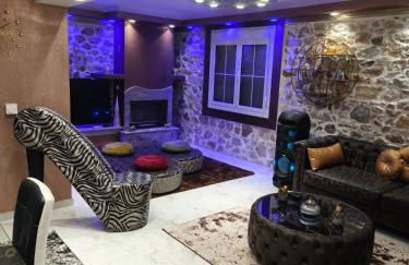 Eleni De Lux - Photo 24