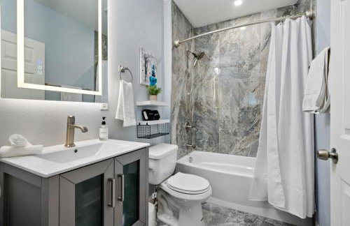 King Bed Suite With Free Parking, Step Free Access - Foto 3