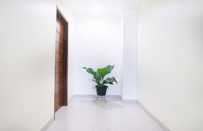 RedDoorz @ RS Adam Malik Medan - Photo 13