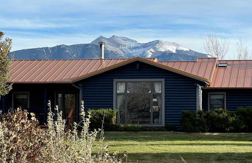 Elegant Western-Style Vacation Rental with Mountain Views near Madison River in Ennis, Montana - Foto 10