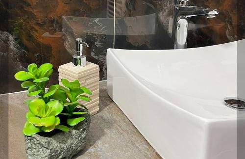 Favelas Luxury Apartments - Photo 46