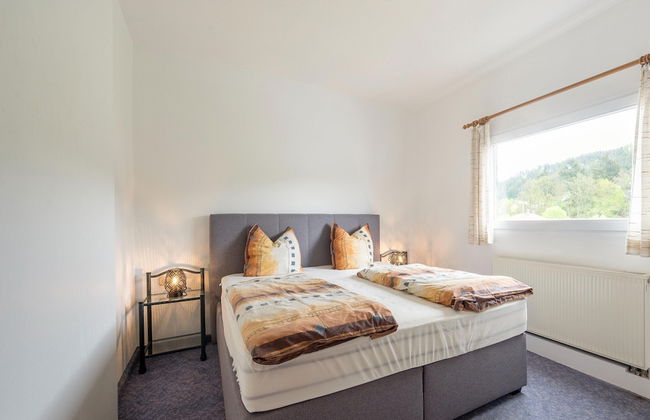 Grosse Gruppenunterkunft im Nationalpark Eifel mit Bar und Terrasse - Foto 14