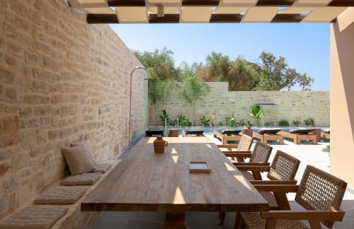 Jasmine Villa, with Heated Pool & Curated Design, By ThinkVilla - Foto 13