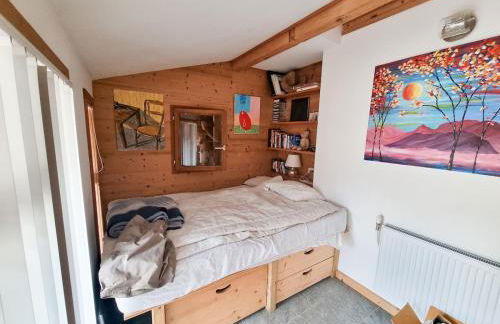 Very comfortable, fully equiped two bed appartement in private chalet entire floor Near La Clusaz, Grand Bornand, Annecy and lake and private terrace Bbq - Foto 9