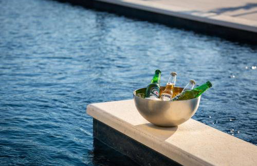 Villa Sunset Bay - amazing view and large heated pool - Foto 37