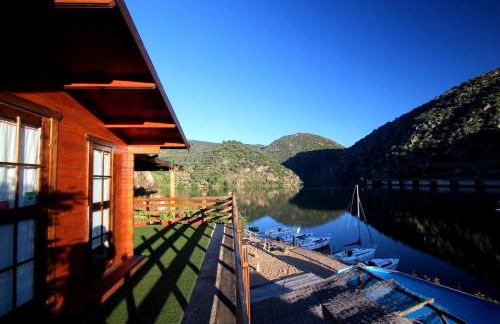 Douro Yacht Charter & Bungalows - Foto 1