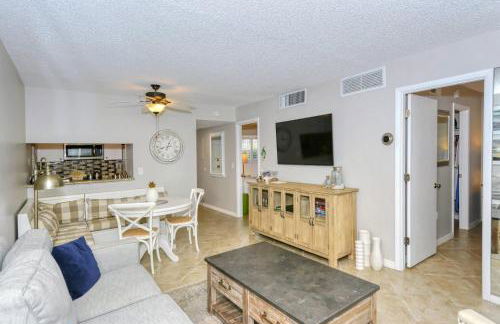 LaPlaya 202E Catch the gentle Gulf breezes on your private balcony beneath the swaying palms - Photo 17