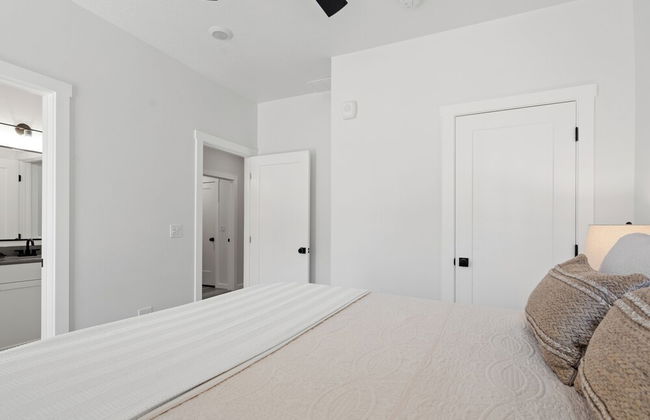 Touch of Class Stunning 5 Bdr! - Photo 61