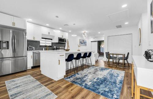 Modern Home with large private yard - Next to downtown & beach & airport - Pet friendly - Foto 23