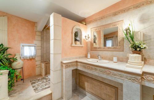 Lucciano Village House, Sleeps 6 - Foto 10