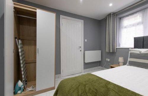 Bright 2-Bedroom Ensuite Apartment with Kitchen - Foto 21