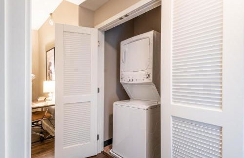 Reston 2br w laundry walk to restaurants mall WDC-831 - Foto 15