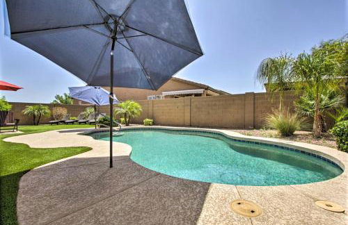 5 Mi to Surprise Stadium! Snowbird Escape with Pool - Foto 10