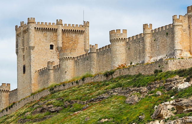 Visita guiada por el castillo de Peñafiel + Museo del Vino - Foto 1