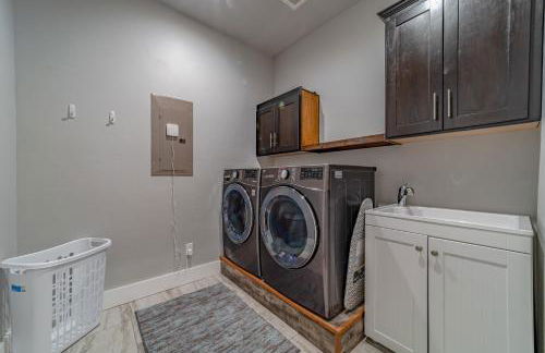 Mojo's Dojo - Photo 25