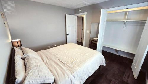 Webster House is near North Hospital and Downtown - Foto 4, wardrobe