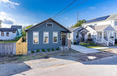 Uptown 3BR w Fenced Yard Near Magazine - Photo 25