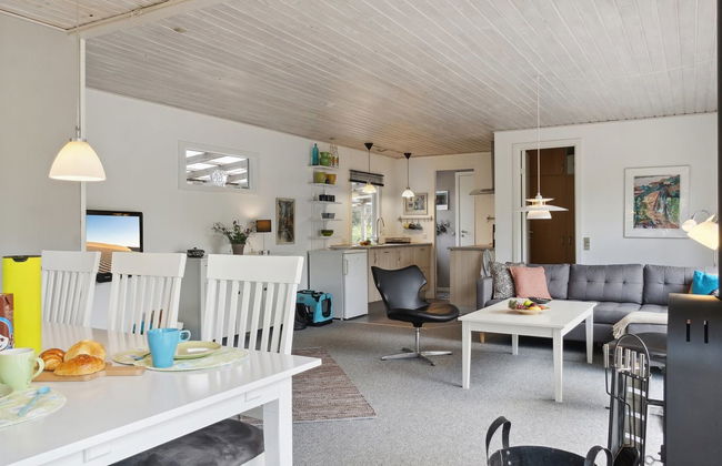 "Holmwith" - 200m from the sea - Foto 22